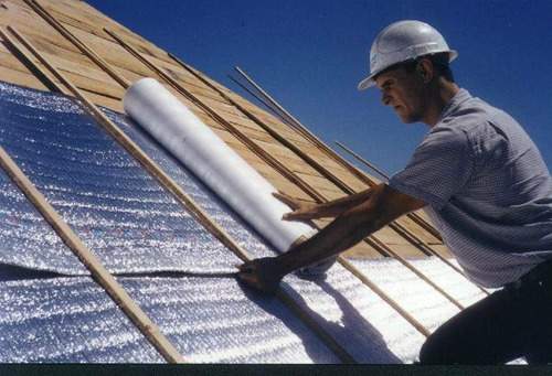 ¿Es necesario usar aislante para techos de chapa?